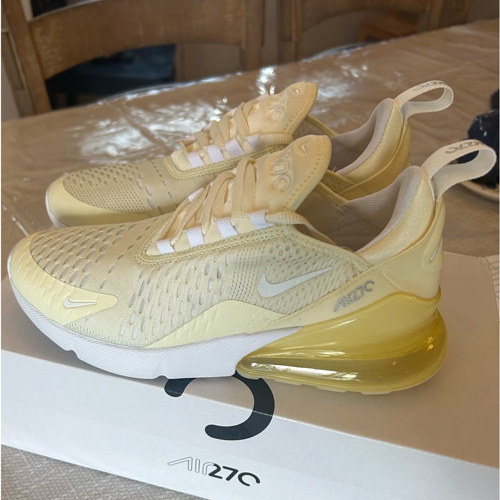 W AIR MAX 270